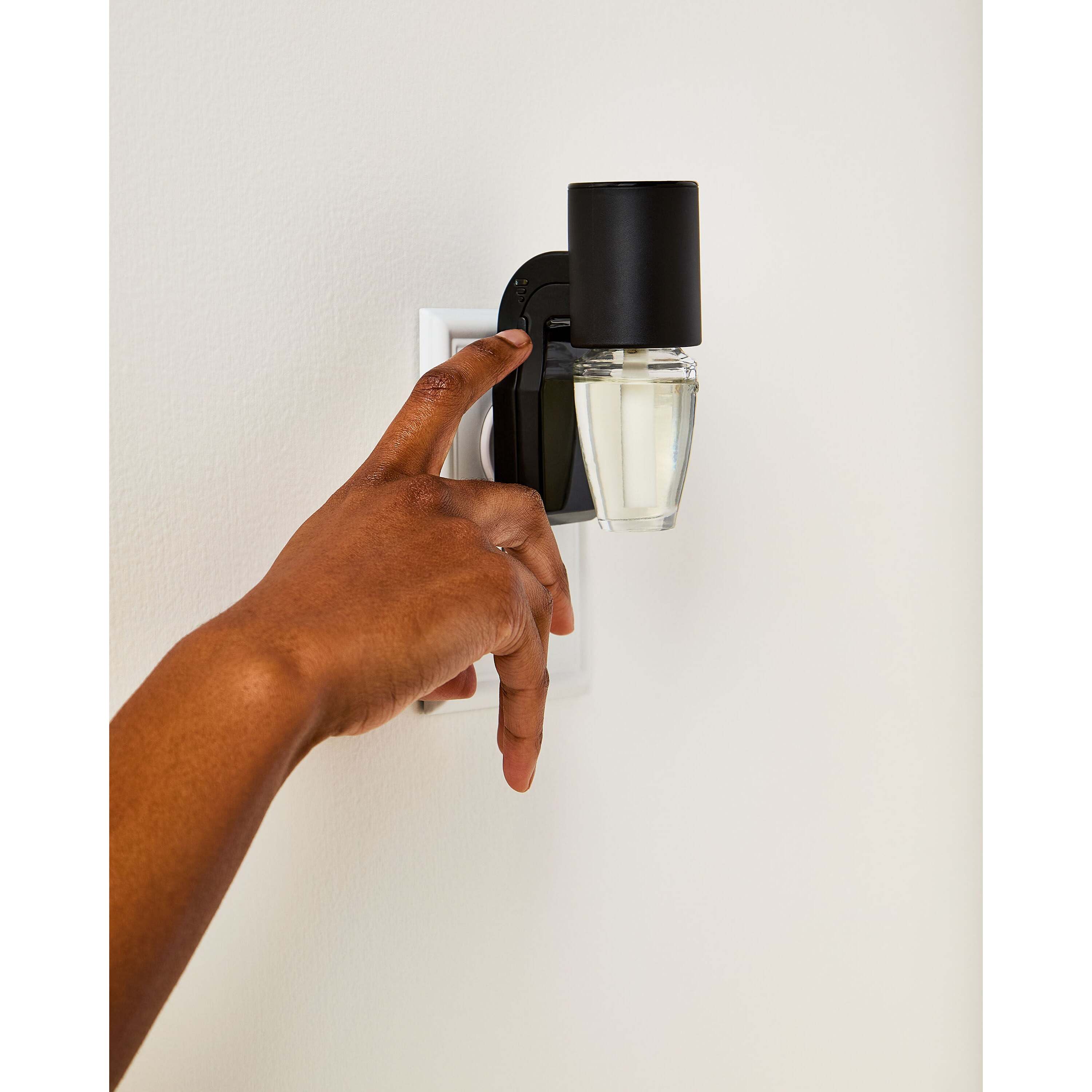 Black Scent Control Wallflowers Fragrance Plug - Image 5
