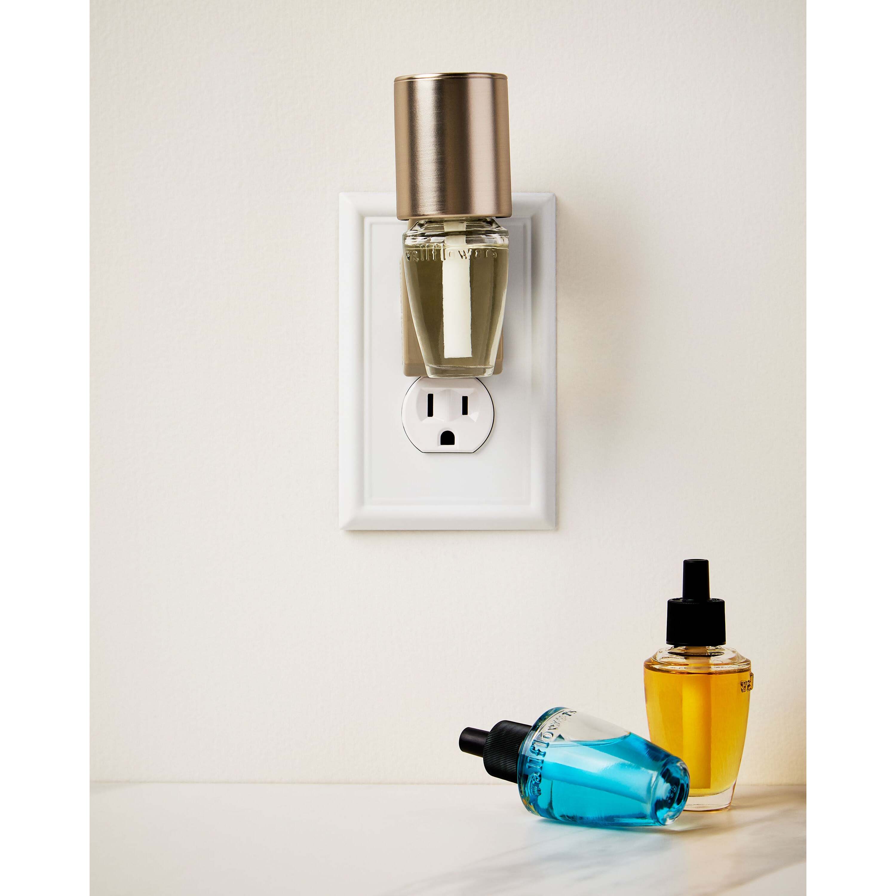 Silver Metallic Scent Control Wallflowers Fragrance Plug - Image 6