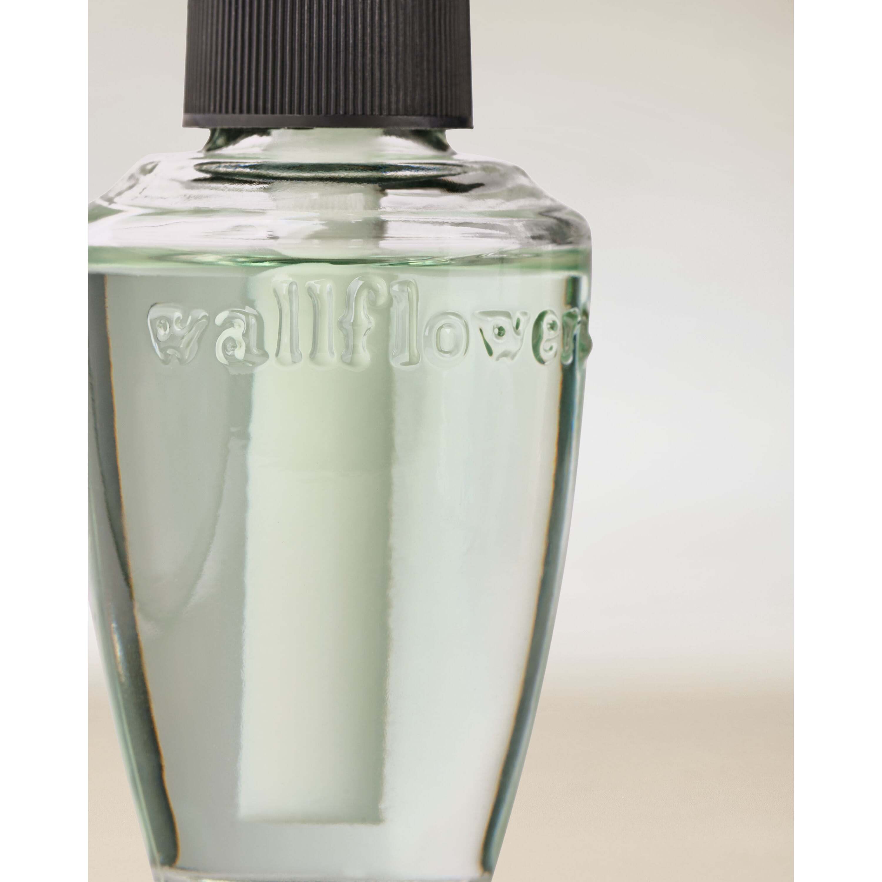 White Tea & Sage Wallflowers Fragrance Refill - Image 2