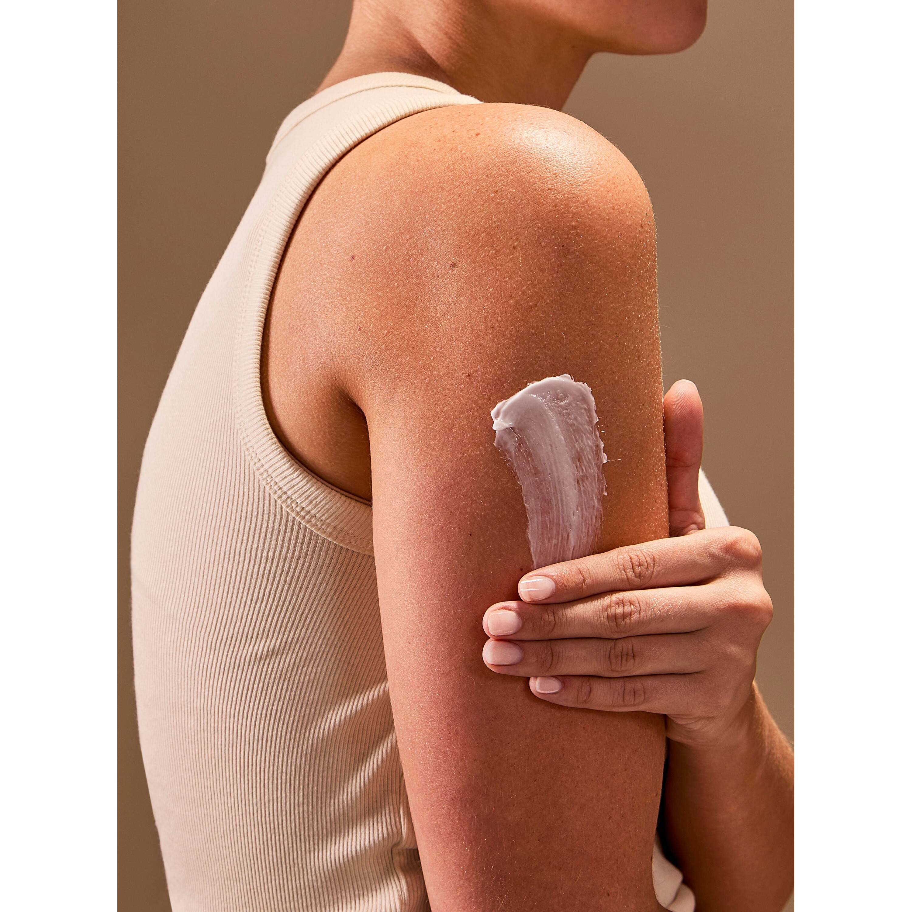 Champagne Toast Moisturizing Body Wash - Image 6